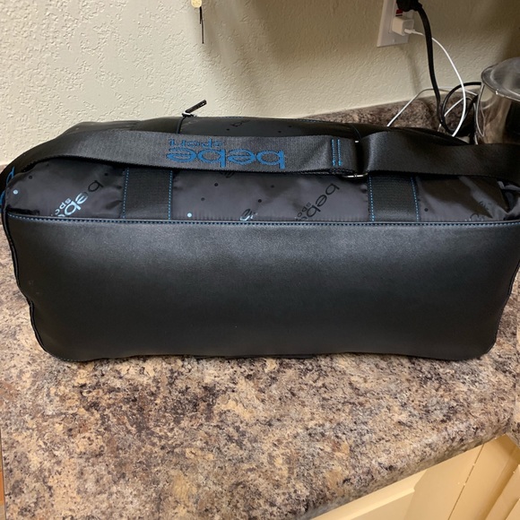 NWT Bebe Becca Large Duffle Bag - Picture 8 of 8